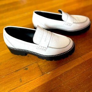 Embossed white leather platform loafer by AQUA, women’s size 8